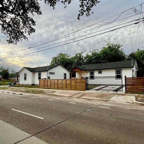 1503 Cavalcade Street 1-2, Houston, TX 77009