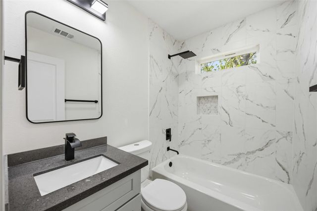 1503 Cavalcade Street 1-2, Houston, TX 77009