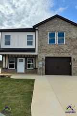 258 Beau Claire Circle, Byron, GA 31008