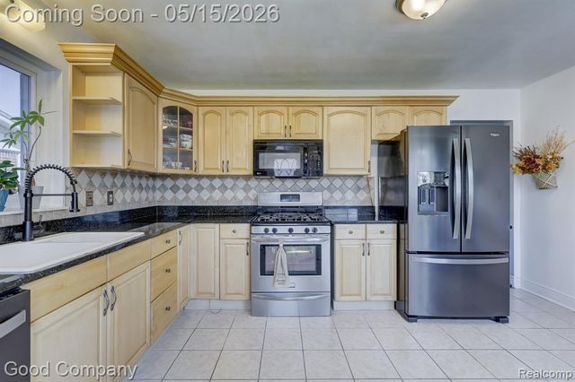 24819 Currier Street, Dearborn Heights, MI 48125