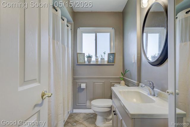 24819 Currier Street, Dearborn Heights, MI 48125