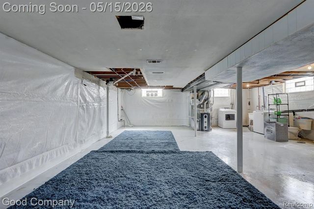 24819 Currier Street, Dearborn Heights, MI 48125