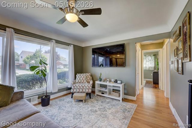 24819 Currier Street, Dearborn Heights, MI 48125