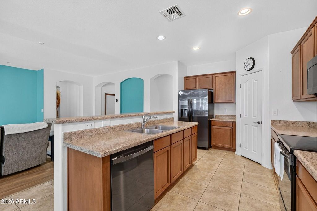 16784 W MAGNOLIA Street, Goodyear, AZ 85338 — photo 3