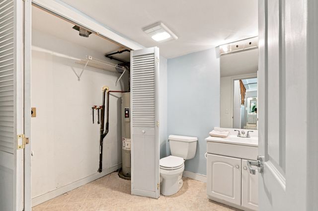 55 Tall Oaks Drive L8, Weymouth, MA 02190