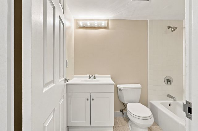 55 Tall Oaks Drive L8, Weymouth, MA 02190