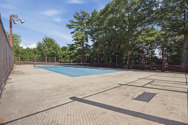 55 Tall Oaks Drive L8, Weymouth, MA 02190