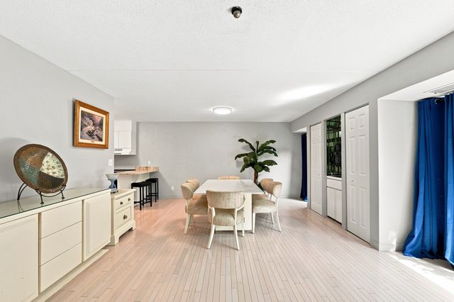 55 Tall Oaks Drive L8, Weymouth, MA 02190
