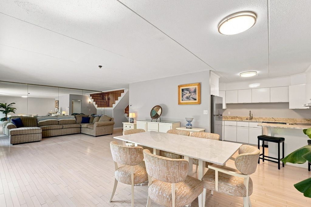 55 Tall Oaks Drive L8, Weymouth, MA 02190