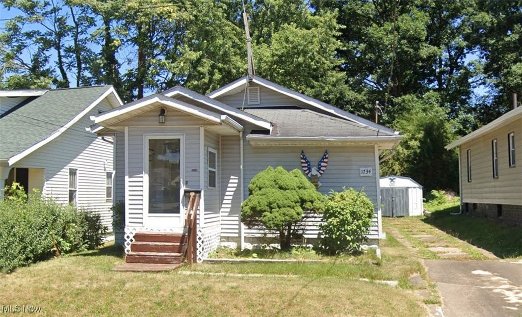 1734 Rowland Avenue NE, Canton, OH 44705