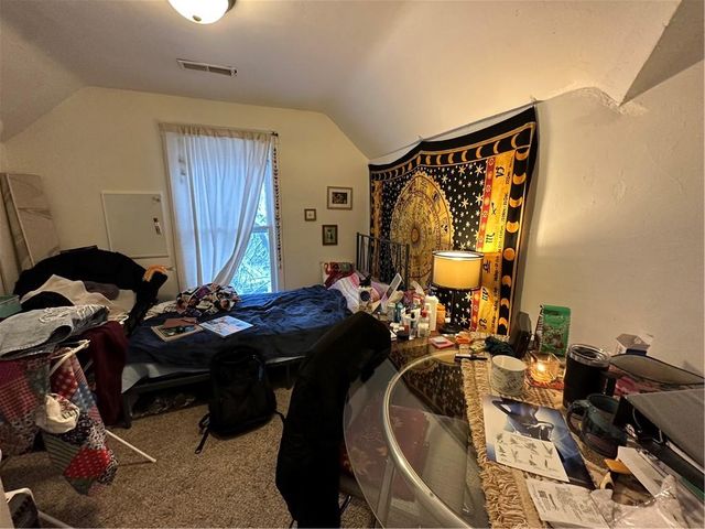 222 S MARKET Street, Maryville, MO 64468