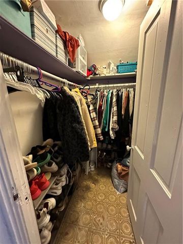 222 S MARKET Street, Maryville, MO 64468