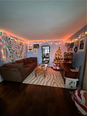 222 S MARKET Street, Maryville, MO 64468