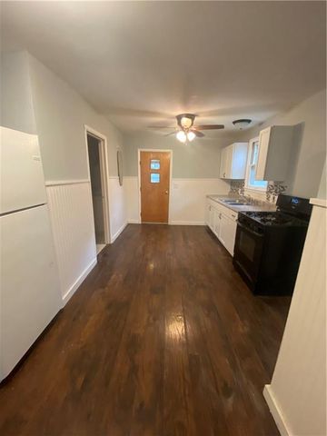 222 S MARKET Street, Maryville, MO 64468