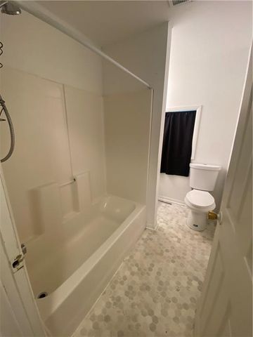 222 S MARKET Street, Maryville, MO 64468