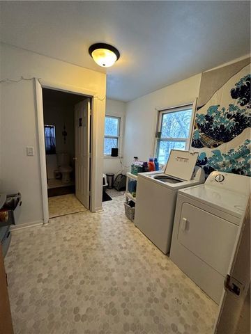 222 S MARKET Street, Maryville, MO 64468