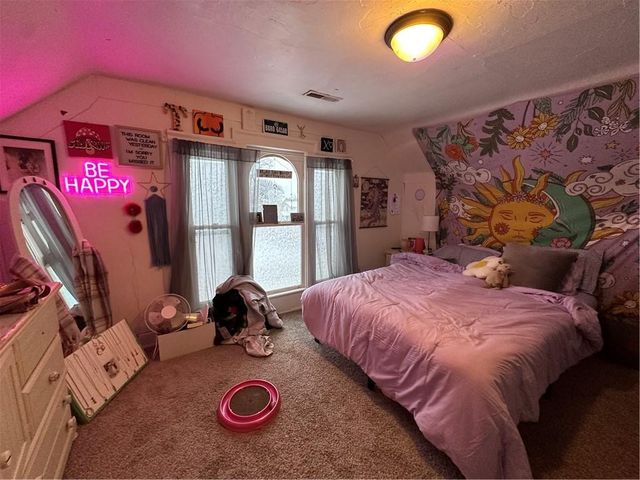 222 S MARKET Street, Maryville, MO 64468