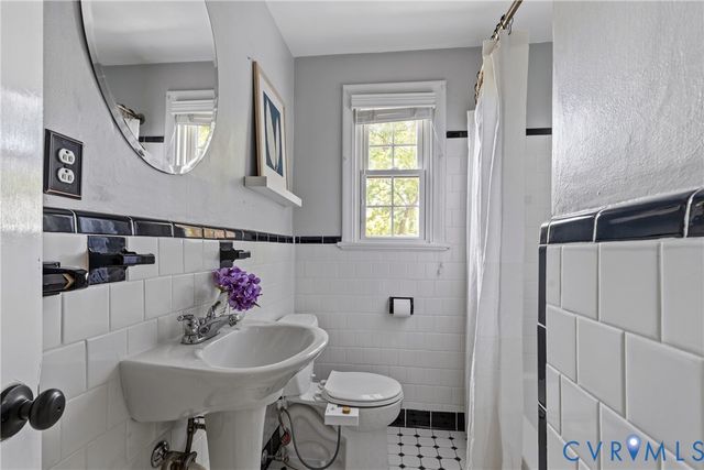 5108 W Franklin St, Richmond, VA 23226