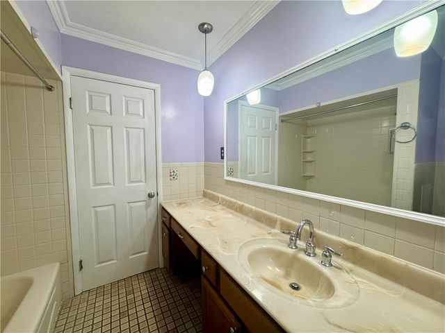 11 Cottrell Street, Auburn, NY 13021