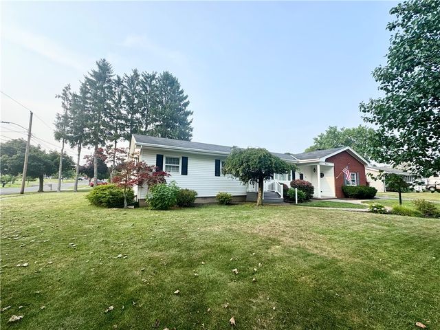 11 Cottrell Street, Auburn, NY 13021