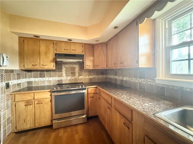 11 Cottrell Street, Auburn, NY 13021
