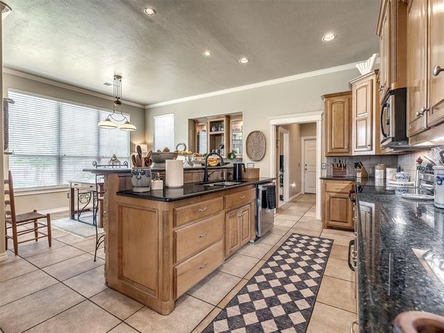 3508 Stratford Place, Moore, OK 74160