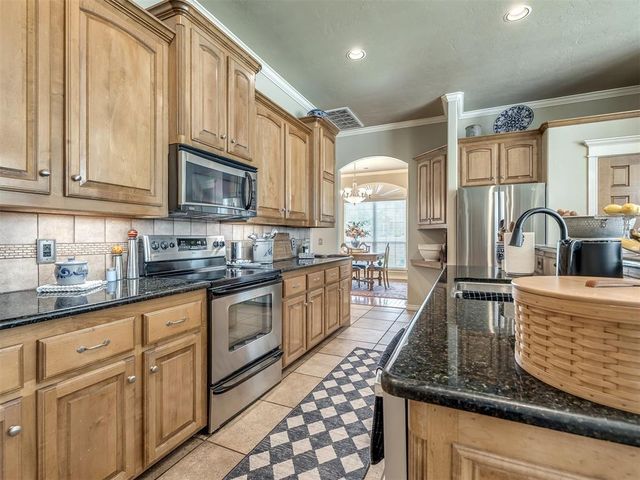 3508 Stratford Place, Moore, OK 74160