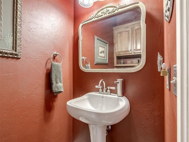 3508 Stratford Place, Moore, OK 74160