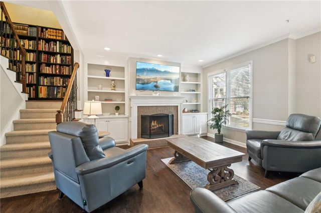 1192 Brookhaven Glen NE, Atlanta, GA 30319