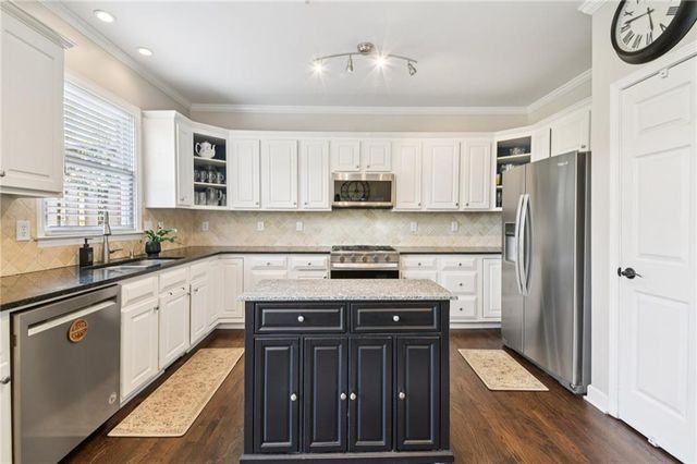 1192 Brookhaven Glen NE, Atlanta, GA 30319