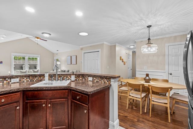 95 South Ridge Lane E202, Berlin, CT 06037
