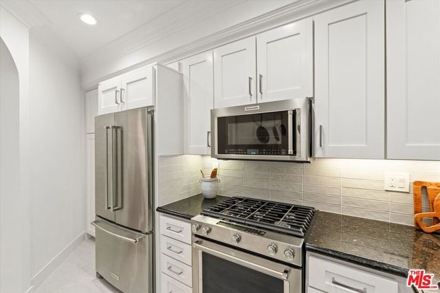 850 N Croft Avenue 104, Los Angeles, CA 90069