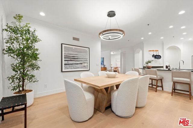 850 N Croft Avenue 104, Los Angeles, CA 90069