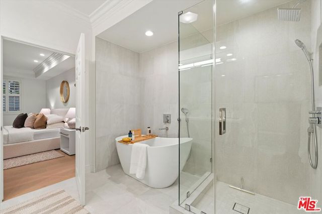 850 N Croft Avenue 104, Los Angeles, CA 90069