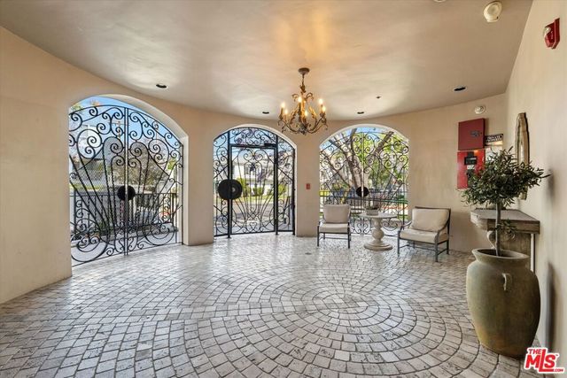 850 N Croft Avenue 104, Los Angeles, CA 90069