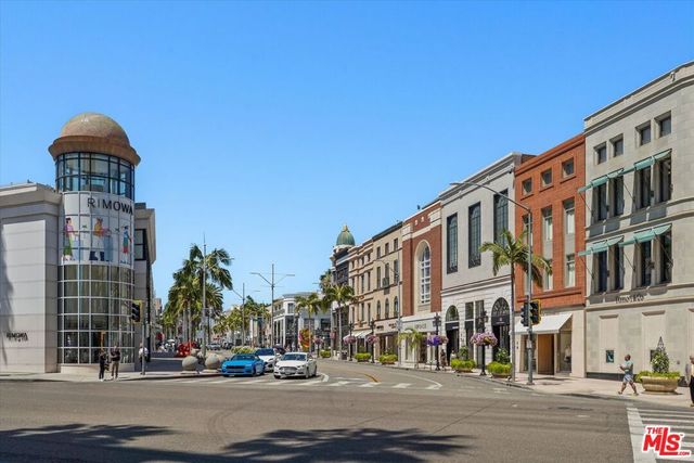 850 N Croft Avenue 104, Los Angeles, CA 90069