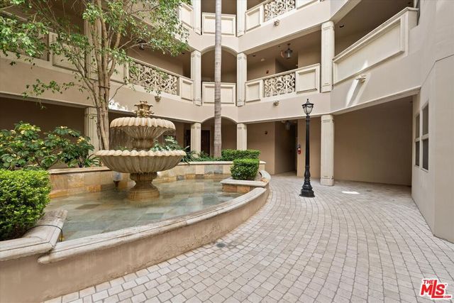 850 N Croft Avenue 104, Los Angeles, CA 90069