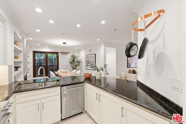 850 N Croft Avenue 104, Los Angeles, CA 90069