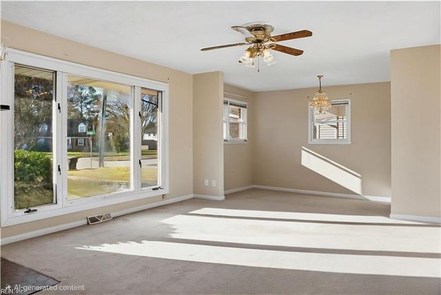 4 Snidow BLVD, Newport News, VA 23608