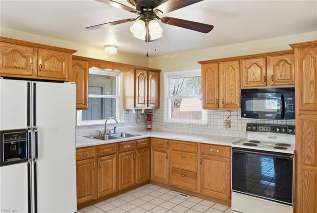 4 Snidow BLVD, Newport News, VA 23608
