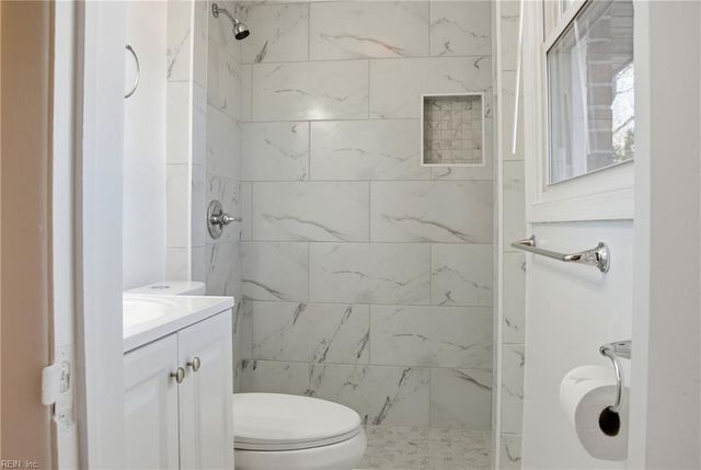 4 Snidow BLVD, Newport News, VA 23608