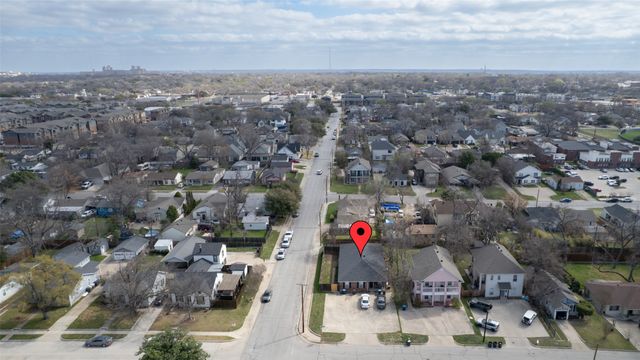 2803 Wayside Avenue, Fort Worth, TX 76110
