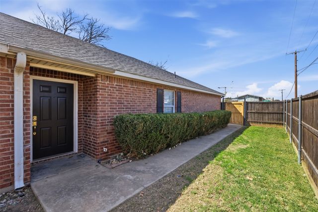 2803 Wayside Avenue, Fort Worth, TX 76110