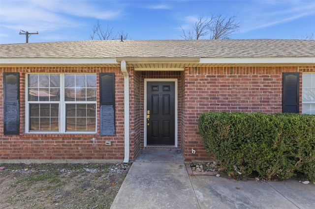 2803 Wayside Avenue, Fort Worth, TX 76110