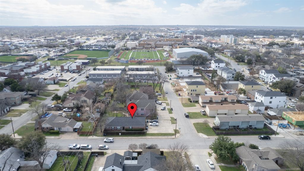 2803 Wayside Avenue, Fort Worth, TX 76110