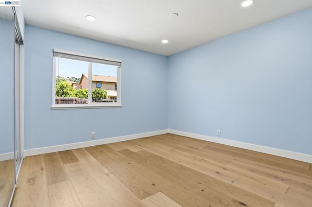 124 Erin Dr, Vallejo, CA 94589