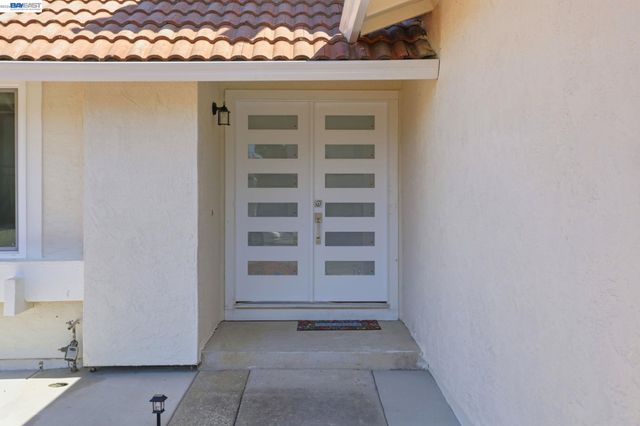 124 Erin Dr, Vallejo, CA 94589