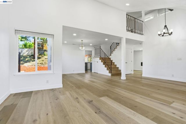 124 Erin Dr, Vallejo, CA 94589