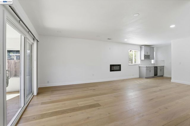 124 Erin Dr, Vallejo, CA 94589