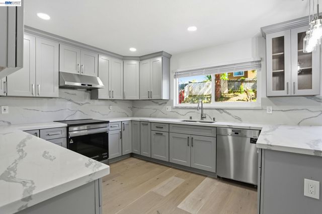 124 Erin Dr, Vallejo, CA 94589